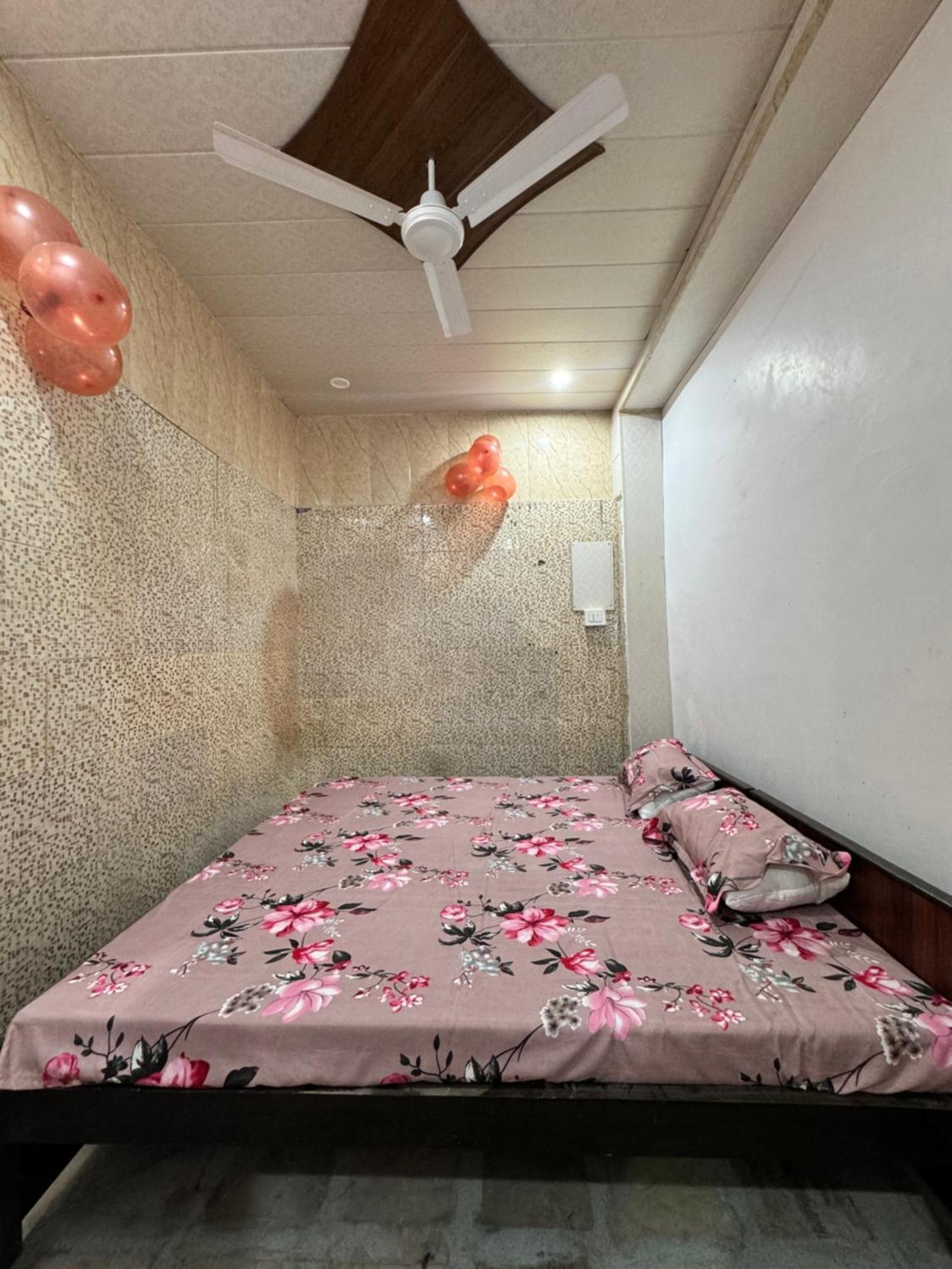 فندق Pakhi Residency Vrindāvan المظهر الخارجي الصورة