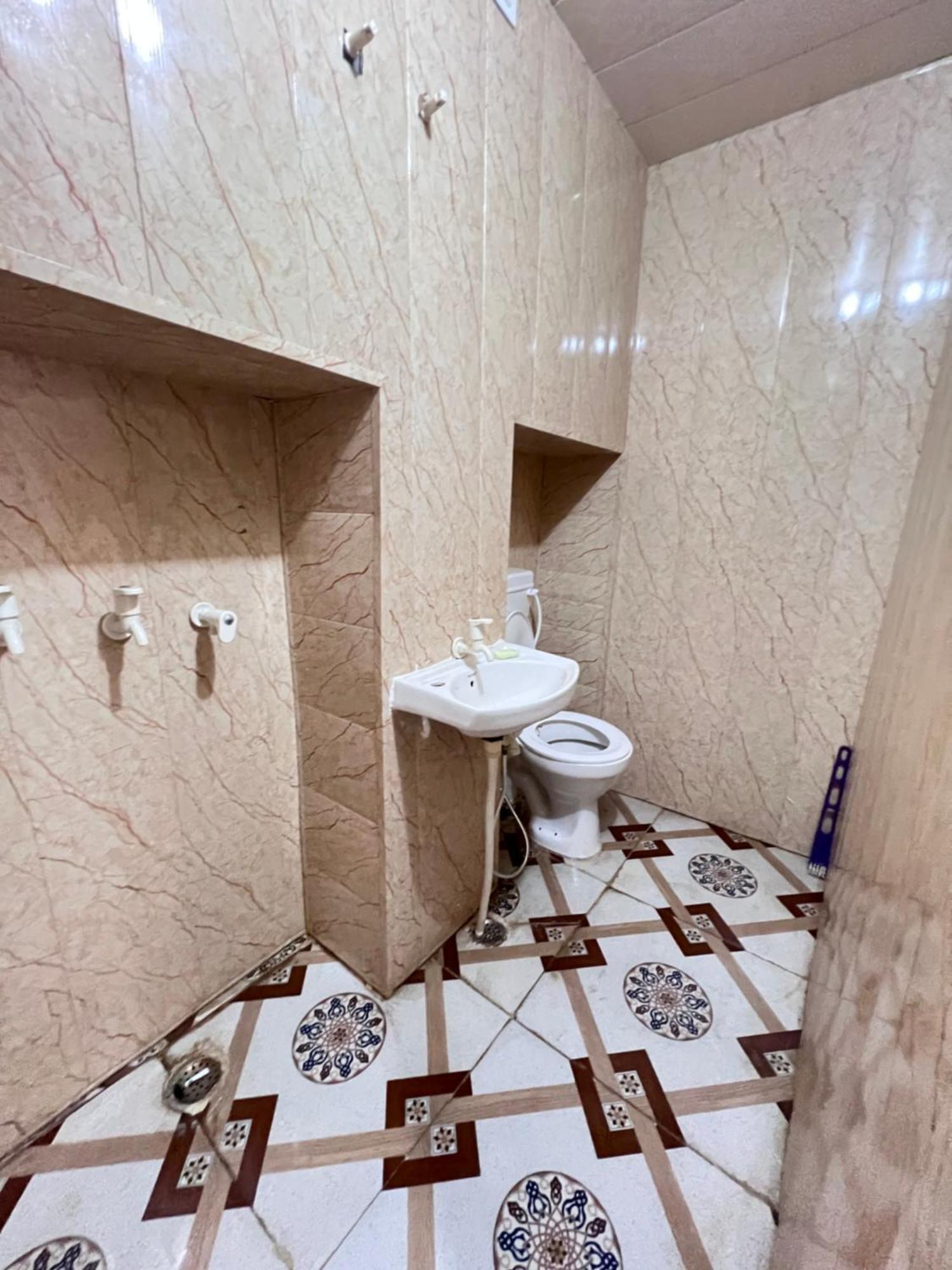 فندق Pakhi Residency Vrindāvan المظهر الخارجي الصورة