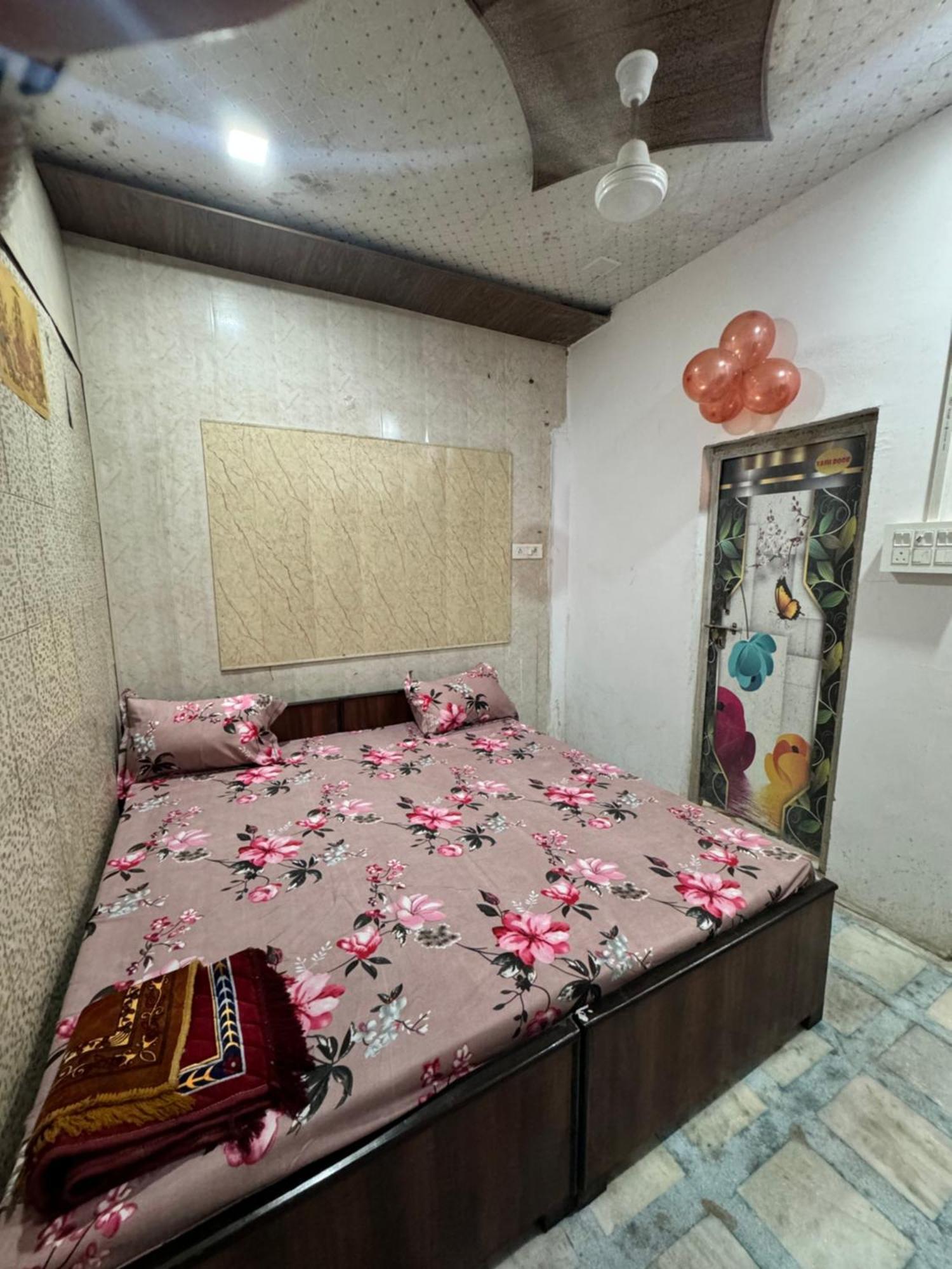 فندق Pakhi Residency Vrindāvan المظهر الخارجي الصورة