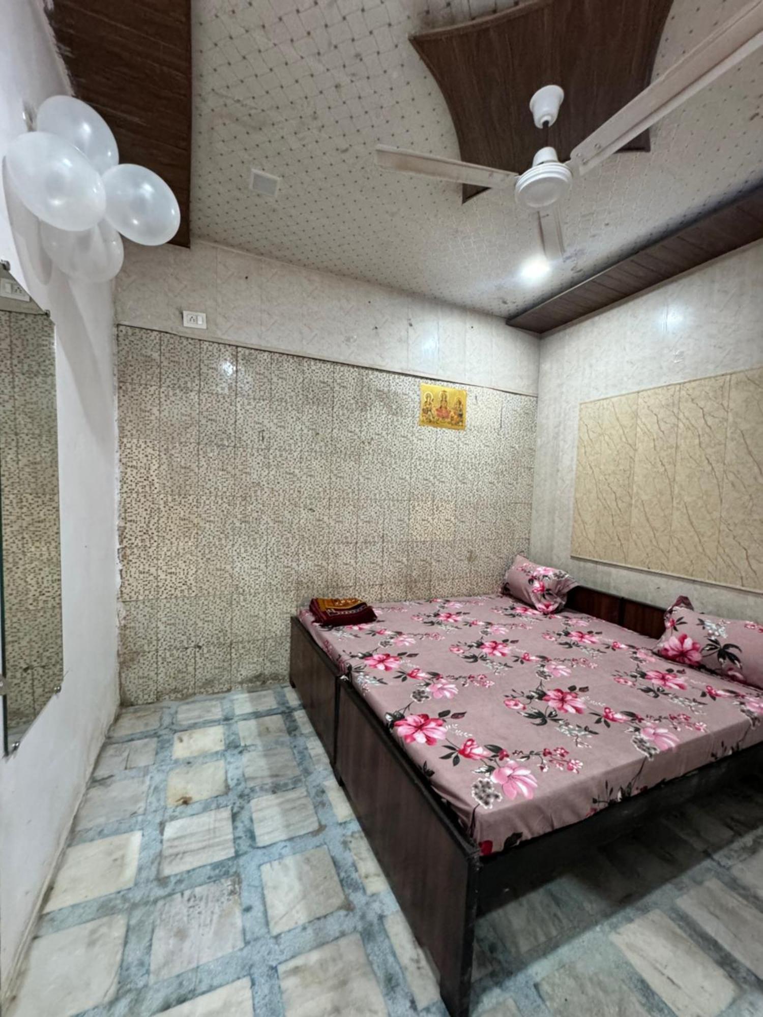 فندق Pakhi Residency Vrindāvan المظهر الخارجي الصورة